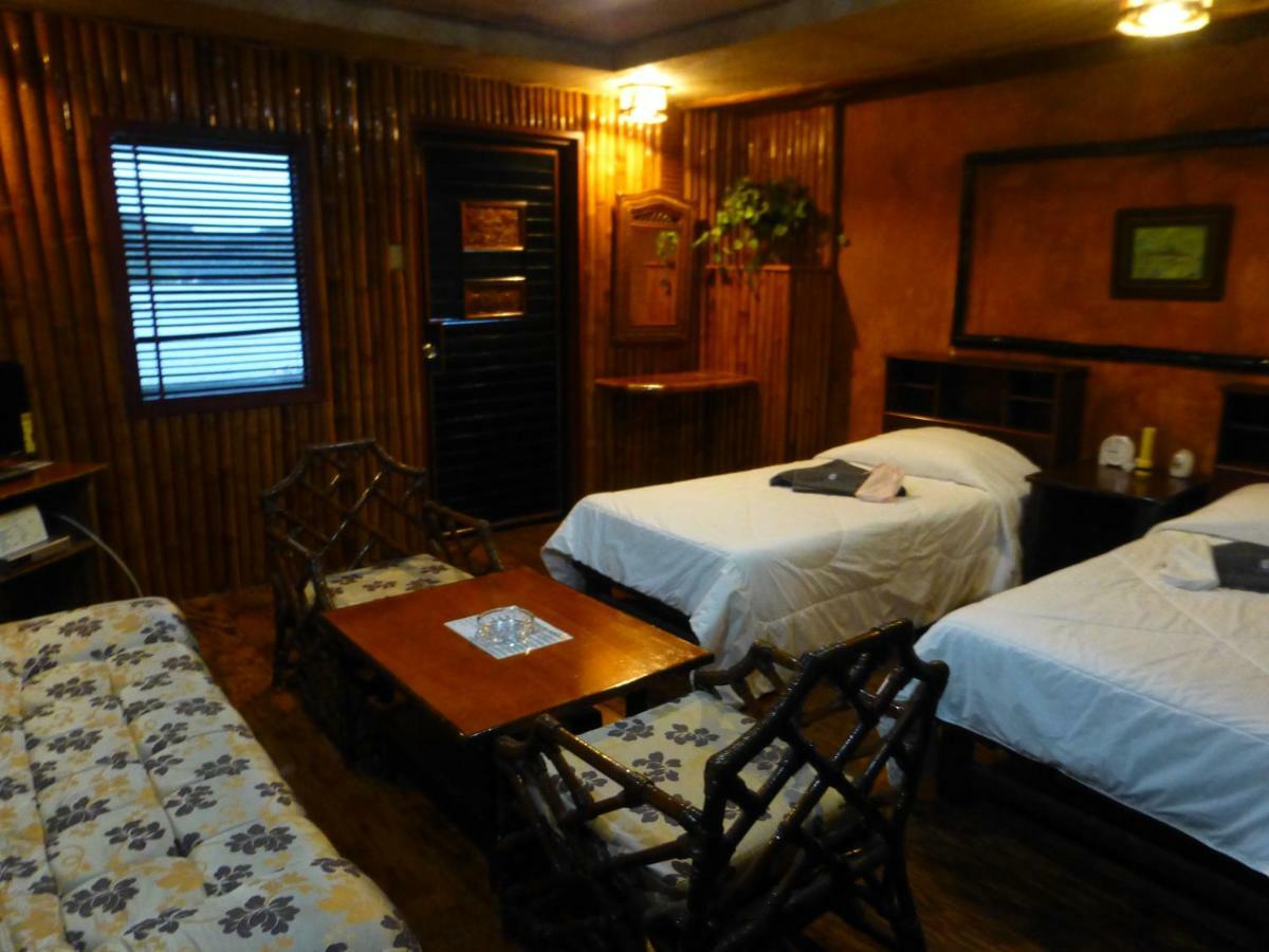 Antelope Guesthouse Koror Esterno foto