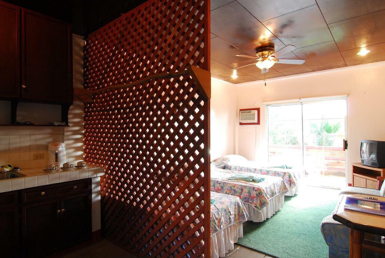 Antelope Guesthouse Koror Esterno foto